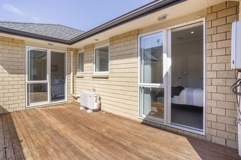 Photo of property in 11 Erceg Way, Rosehill, Papakura, 2113