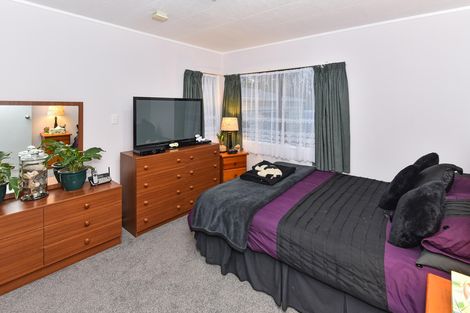 Photo of property in 2/8 Celmisia Place, Weymouth, Auckland, 2103
