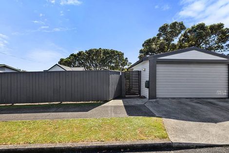 Photo of property in 8 Dorset Avenue, Westown, New Plymouth, 4310