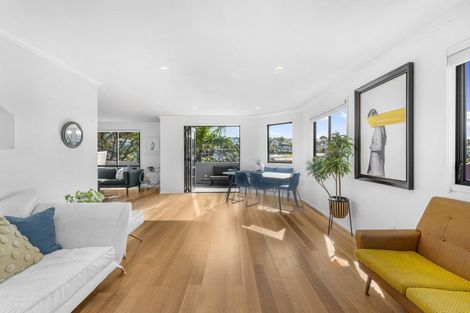 Photo of property in 16a Valley Road, Browns Bay, Auckland, 0630