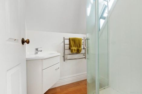 Photo of property in 2/168 Tinakori Road, Thorndon, Wellington, 6011