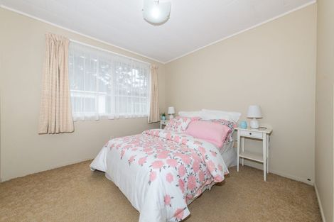 Photo of property in 25 Allington Road, Massey, Auckland, 0614