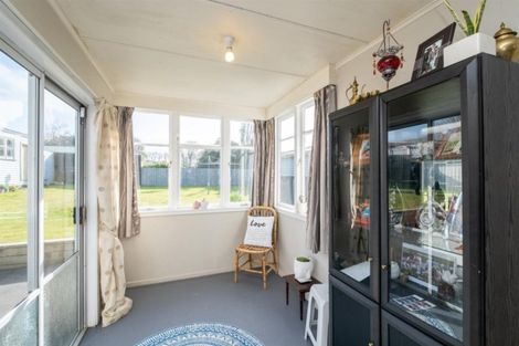 Photo of property in 100 Hathaway Street, Stratford, 4332