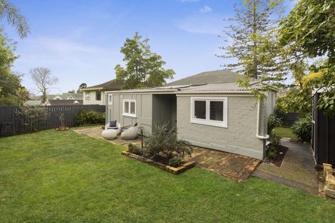 Photo of property in 13 South Lynn Road, Titirangi, Auckland, 0604
