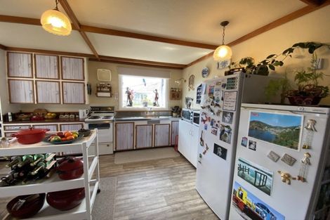 Photo of property in 16 Graham Street, Eltham, 4322