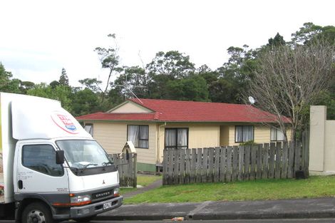 Photo of property in 17 Woodhams Street, Beach Haven, Auckland, 0626