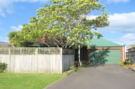 Photo of property in 32 Webb Place, Papamoa Beach, Papamoa, 3118