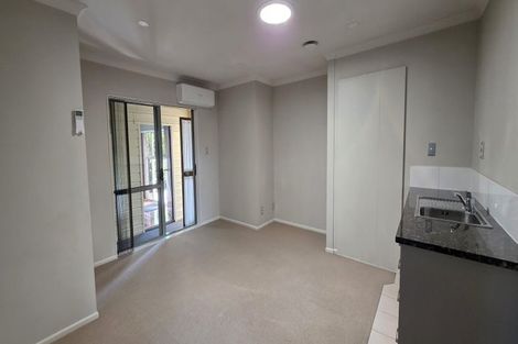 Photo of property in 37 Donegal Park Drive, Flat Bush, Auckland, 2019