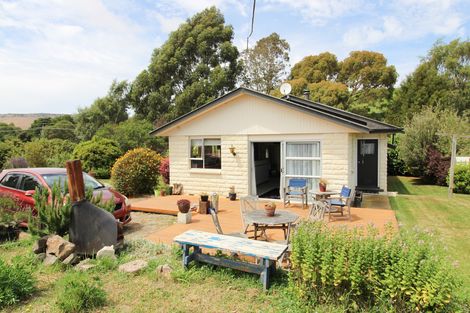 Photo of property in 52 Wellington Street, Enfield, Oamaru, 9491