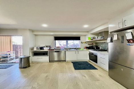 Photo of property in 15 Valour Lane, Papakura, 2110