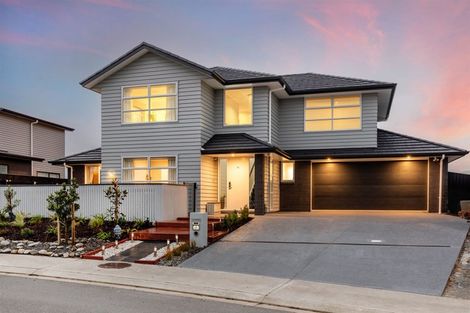 Photo of property in 11 Rotorua Grove, Aotea, Porirua, 5024