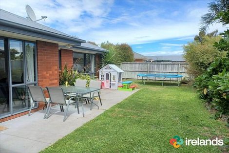 Photo of property in 53 Coolspring Way, Redwood, Christchurch, 8051