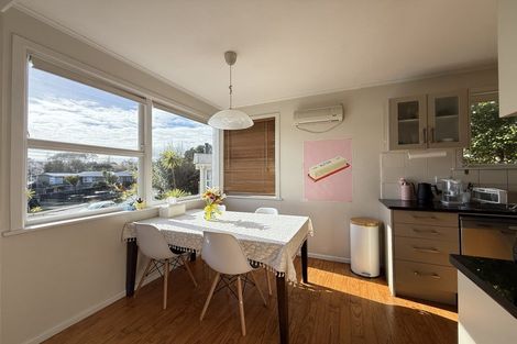 Photo of property in 9 Linwood Avenue, Forrest Hill, Auckland, 0620