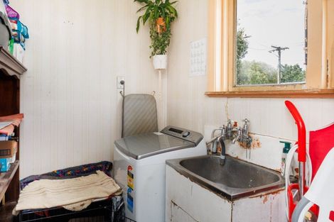 Photo of property in 3 Collins Crescent, Feilding, 4702