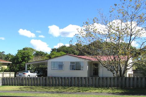 Photo of property in 29 Holmes Drive, West Harbour, Auckland, 0618