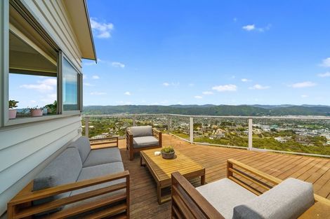 Photo of property in 34 Arahiwi Grove, Tirohanga, Lower Hutt, 5010