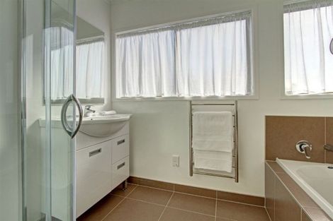 Photo of property in 40 Anich Road, Massey, Auckland, 0614