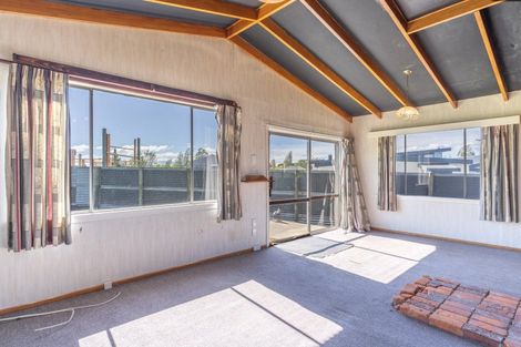 Photo of property in 40 Mccaughan Street, Browns, Winton, 9781