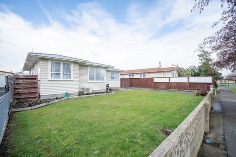 Photo of property in 32 Rhodes Drive, Kelvin Grove, Palmerston North, 4414