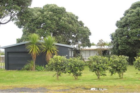 Photo of property in 169 Ocean Beach Road, Tairua, 3508
