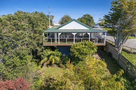 Photo of property in 13 Moffat Road, Red Beach, 0932