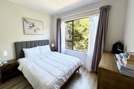 Photo of property in 5 Holyoake Place, Chatswood, Auckland, 0626