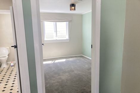 Photo of property in 108 Onepu Road, Lyall Bay, Wellington, 6022