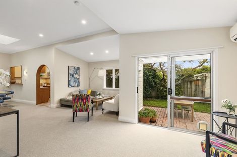 Photo of property in 2 Ngaio Street, Eastbourne, Lower Hutt, 5013