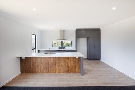 Photo of property in 54 Sardinia Grove, Fitzherbert, Palmerston North, 4410