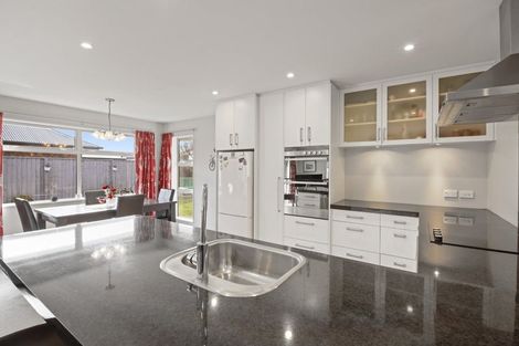 Photo of property in 42 Oakwood Drive, Rangiora, 7400