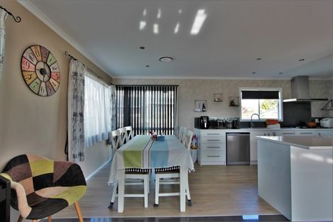 Photo of property in 28 Tennyson Drive, Owhata, Rotorua, 3010