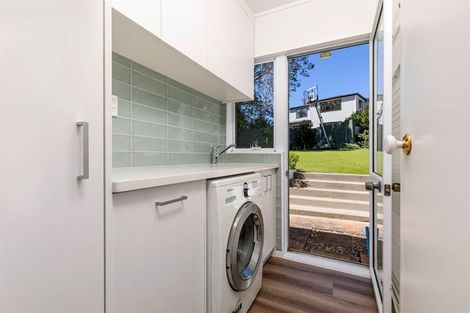 Photo of property in 32 Waipuia Place, Greenhithe, Auckland, 0632