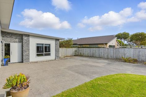 Photo of property in 48 Kotuku Drive, Paraparaumu Beach, Paraparaumu, 5032