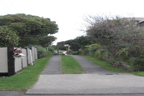 Photo of property in 16 Karaka Grove, Raumati Beach, Paraparaumu, 5032