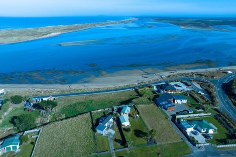 Photo of property in 10 Neva Street, Fortrose, Invercargill, 9875