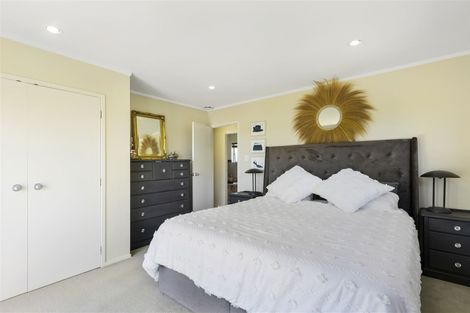 Photo of property in 1315 Whangaparaoa Road, Army Bay, Whangaparaoa, 0930