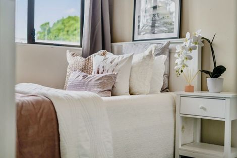 Photo of property in 38 Eyre Street, Henderson, Auckland, 0612