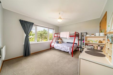 Photo of property in 76 Redwood Avenue, Tawa, Wellington, 5028
