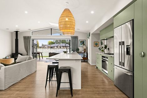 Photo of property in 2 Willowbrook Place, Clive, 4102