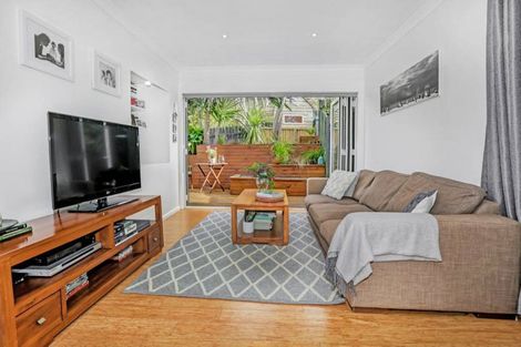 Photo of property in 32 Thimble Lane, Whitby, Porirua, 5024