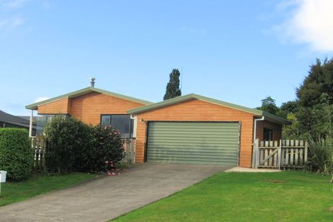 Photo of property in 17 Jelas Road, Red Beach, 0932