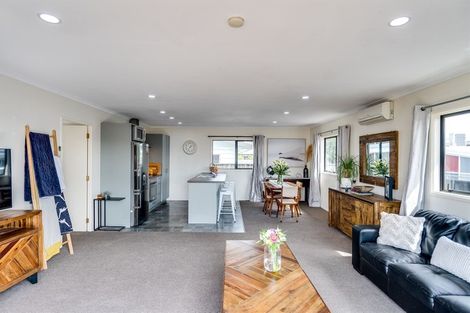 Photo of property in 6b Windsor Terrace, Taradale, Napier, 4112