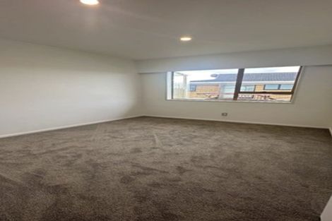 Photo of property in 1/166 Fisher Parade, Farm Cove, Auckland, 2012