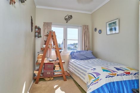 Photo of property in 2 Dawick Street, Foxton Beach, Foxton, 4815