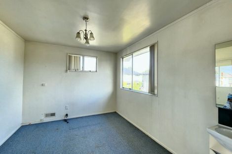 Photo of property in 5 Alan Avenue, Henderson, Auckland, 0610