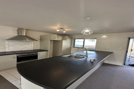 Photo of property in 72 Kervil Avenue, Te Atatu Peninsula, Auckland, 0610
