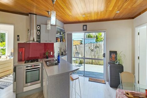 Photo of property in 2/3 Centorian Drive, Windsor Park, Auckland, 0632