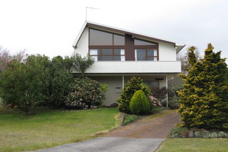 Photo of property in 10 Gibbs Place, Kinloch, Taupo, 3377