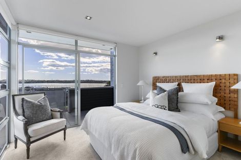 Photo of property in 11 Icarus Place, Half Moon Bay, Auckland, 2012