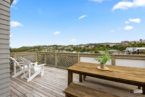 Photo of property in 8 Peach Tree Grove, Maungaraki, Lower Hutt, 5010